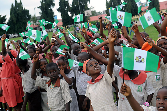 Enfants nigerians participent aux célébrations de l'indépendence à Lagos - © Epoch Times